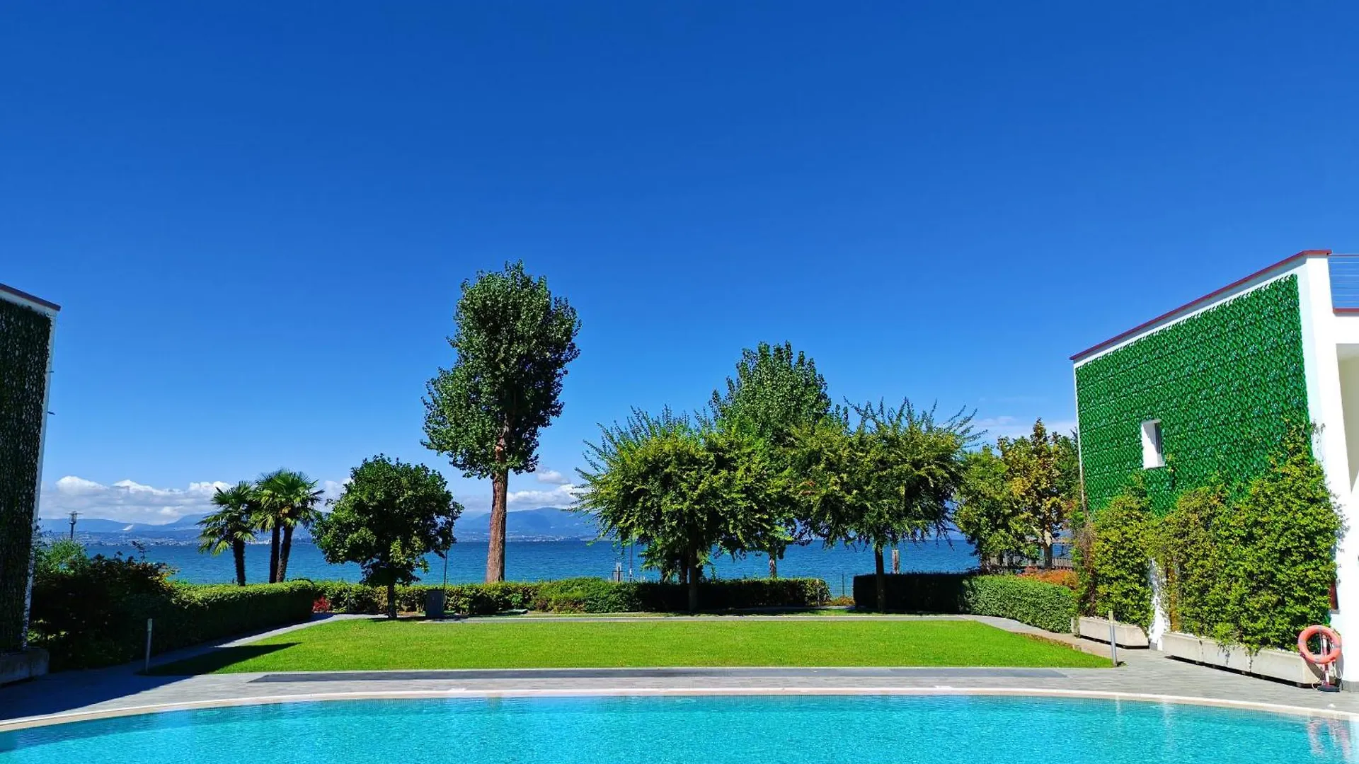 Sg Luxury - Crystal Bay Apartment Castelnuovo del Garda 0*,  Italië