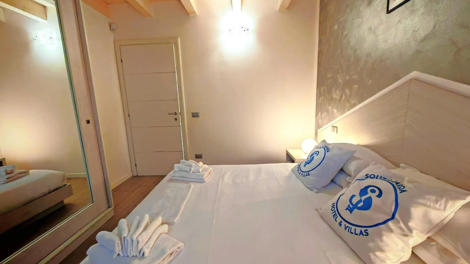 Sg Luxury - Crystal Bay Apartment Castelnuovo del Garda 0*,  Italië